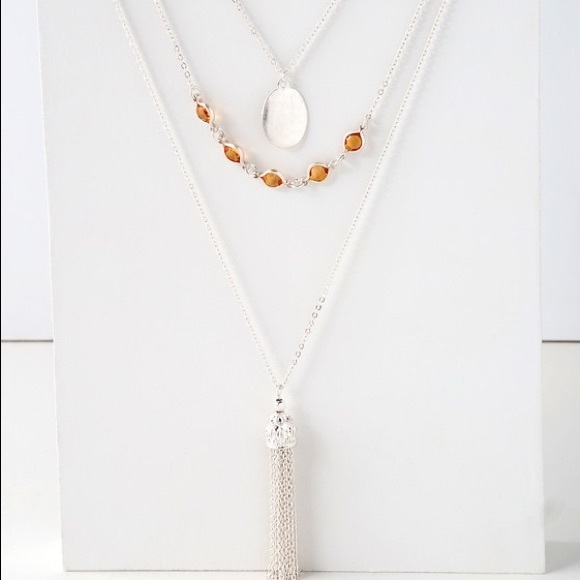 Lulu’s FESTIVE SILVER LAYERED TASSEL NECKLACE 💎 - Picture 2 of 4
